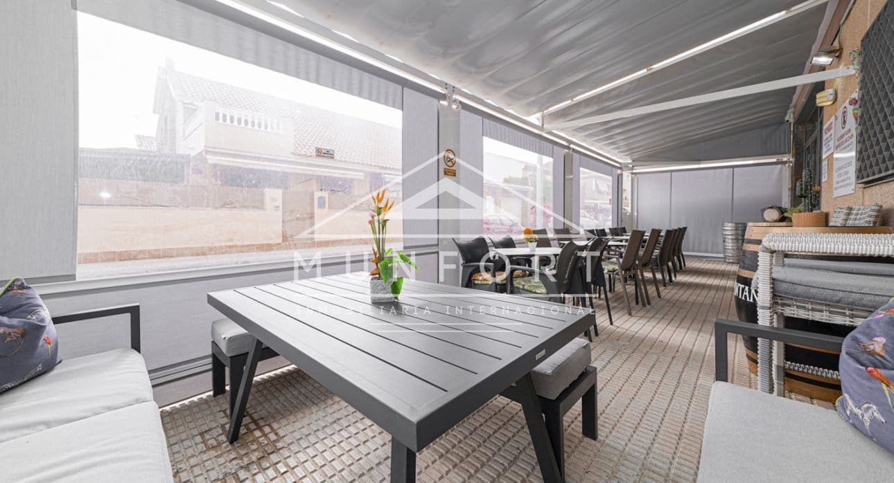 Erhverv til salg i San Pedro del Pinatar - € 399.900 (Ref: 9003731)