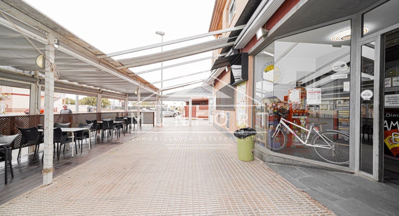 Erhverv til salg i San Pedro del Pinatar - € 399.900 (Ref: 9003731)