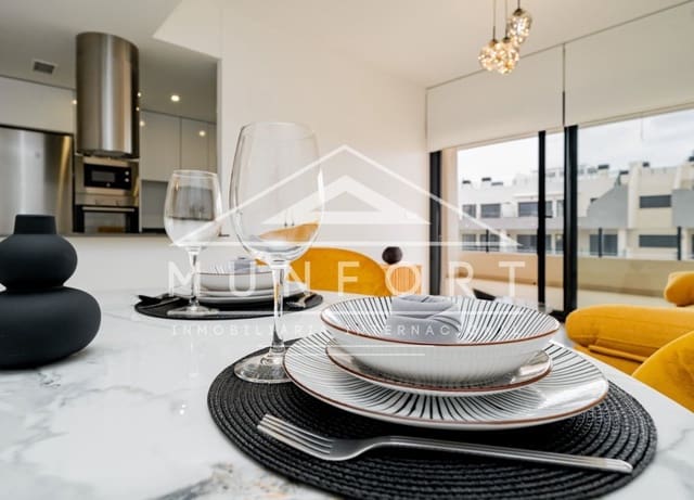 3 Zimmer Penthouse zu verkaufen in San Miguel de Salinas mit Pool - 390.000 € (Ref: 9004068)