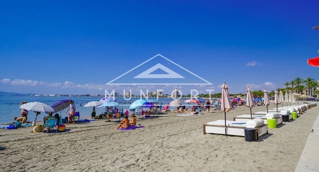 3 slaapkamer Villa te koop in San Pedro del Pinatar ciudad, San Pedro del Pinatar met zwembad - € 439.000 (Ref: 9051505)