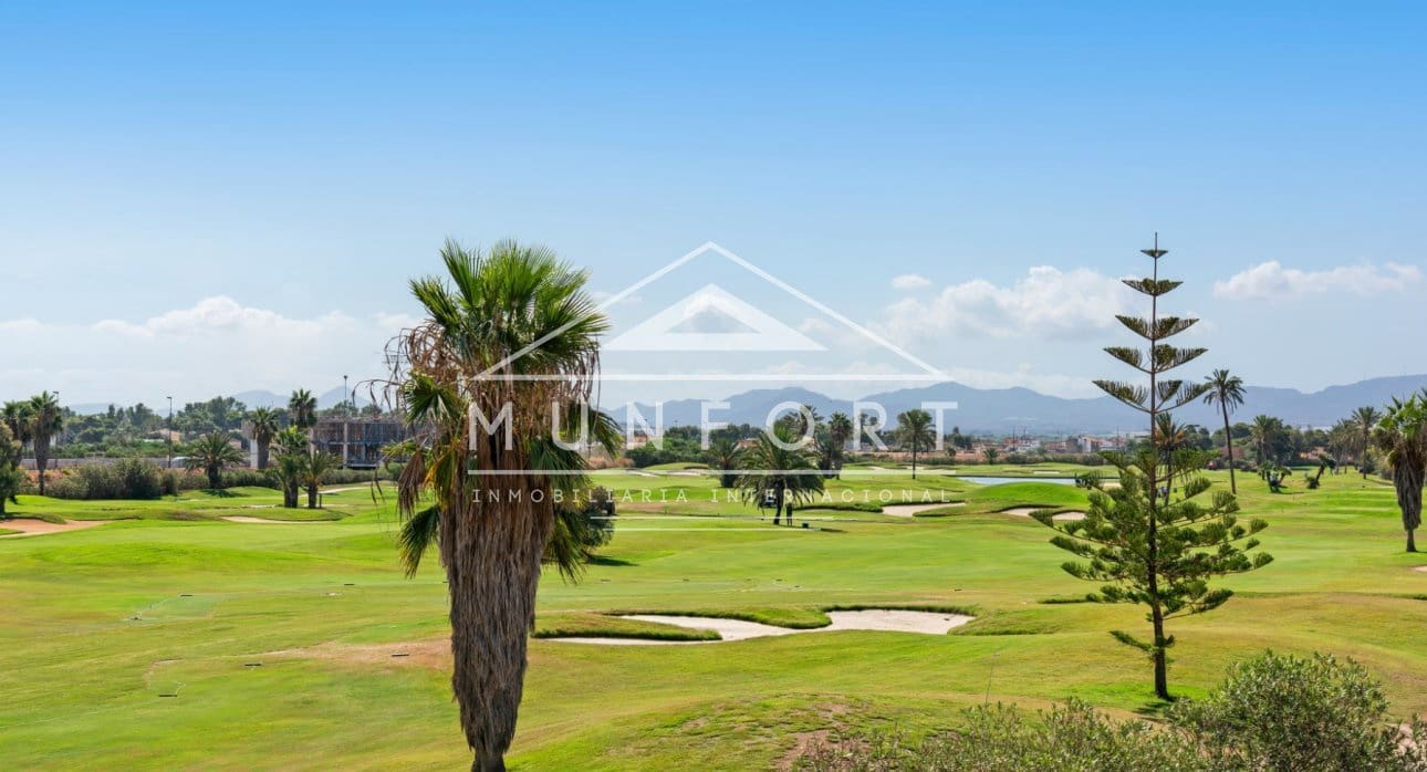 3 sovrum Villa till salu i Los Alcazares med pool - 578 800 € (Ref: 9051506)