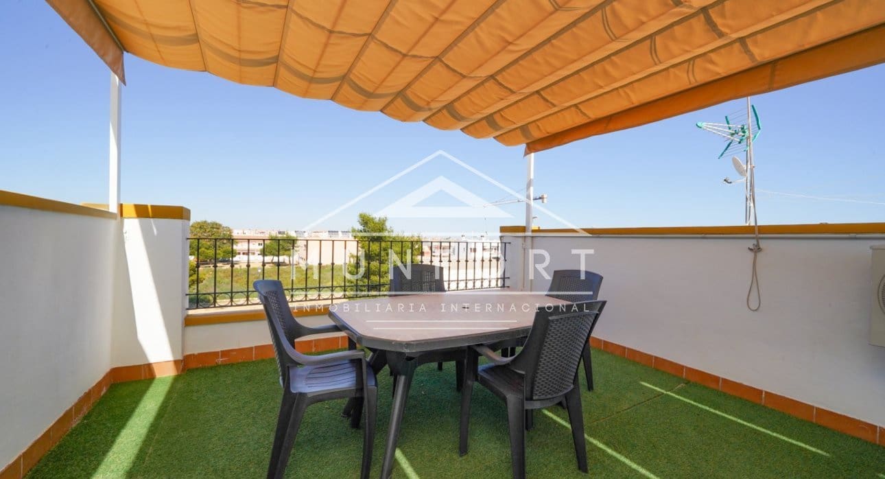 Maison de Ville de 3 chambres à louer à Lo Pagan - 900 € (Ref: 9051512)