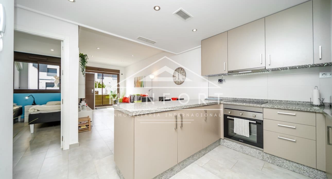 3 soveværelse Bungalow til leje i Torre de la Horadada med swimmingpool - € 1.400 (Ref: 9051799)