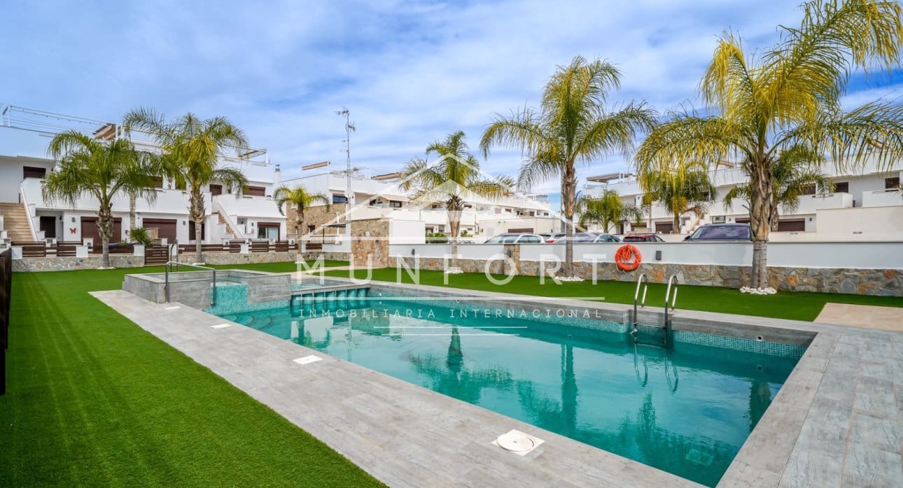 3 soveværelse Bungalow til leje i Torre de la Horadada med swimmingpool - € 1.400 (Ref: 9051799)