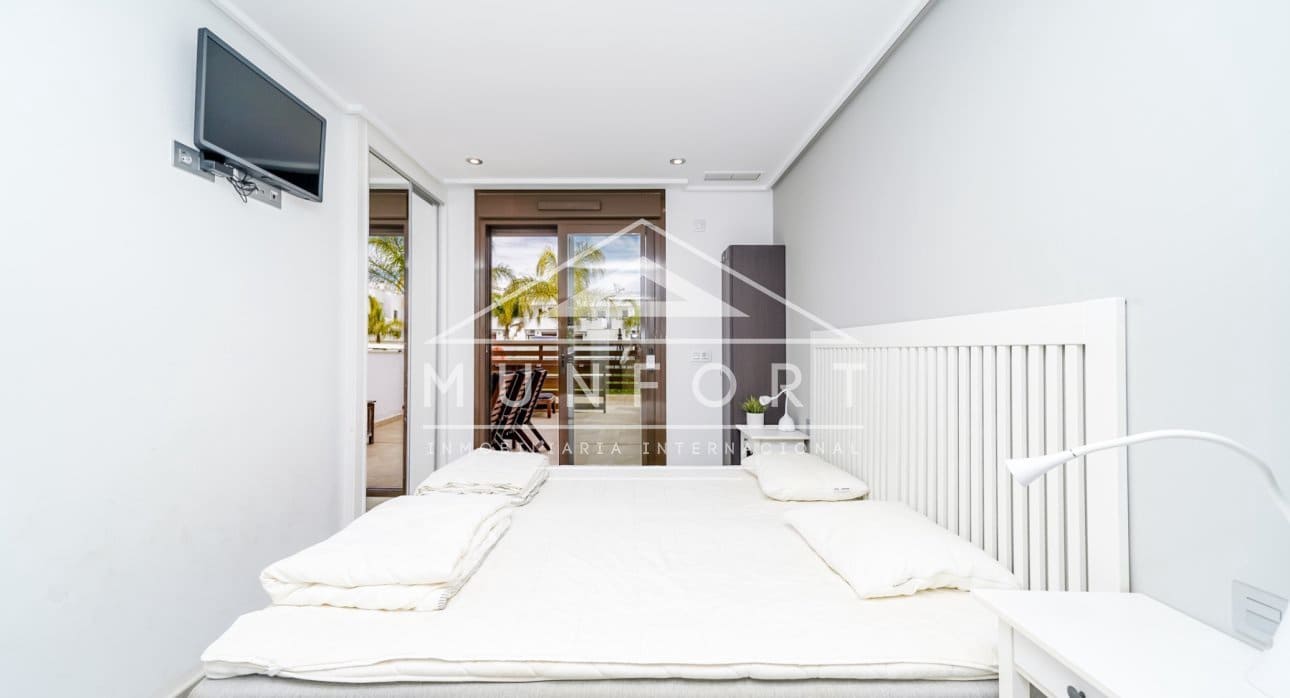 3 soveværelse Bungalow til leje i Torre de la Horadada med swimmingpool - € 1.400 (Ref: 9051799)