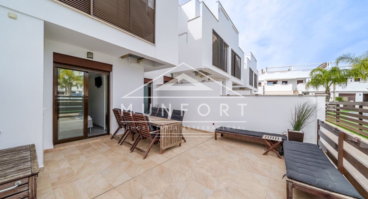 3 soveværelse Bungalow til leje i Torre de la Horadada med swimmingpool - € 1.400 (Ref: 9051799)