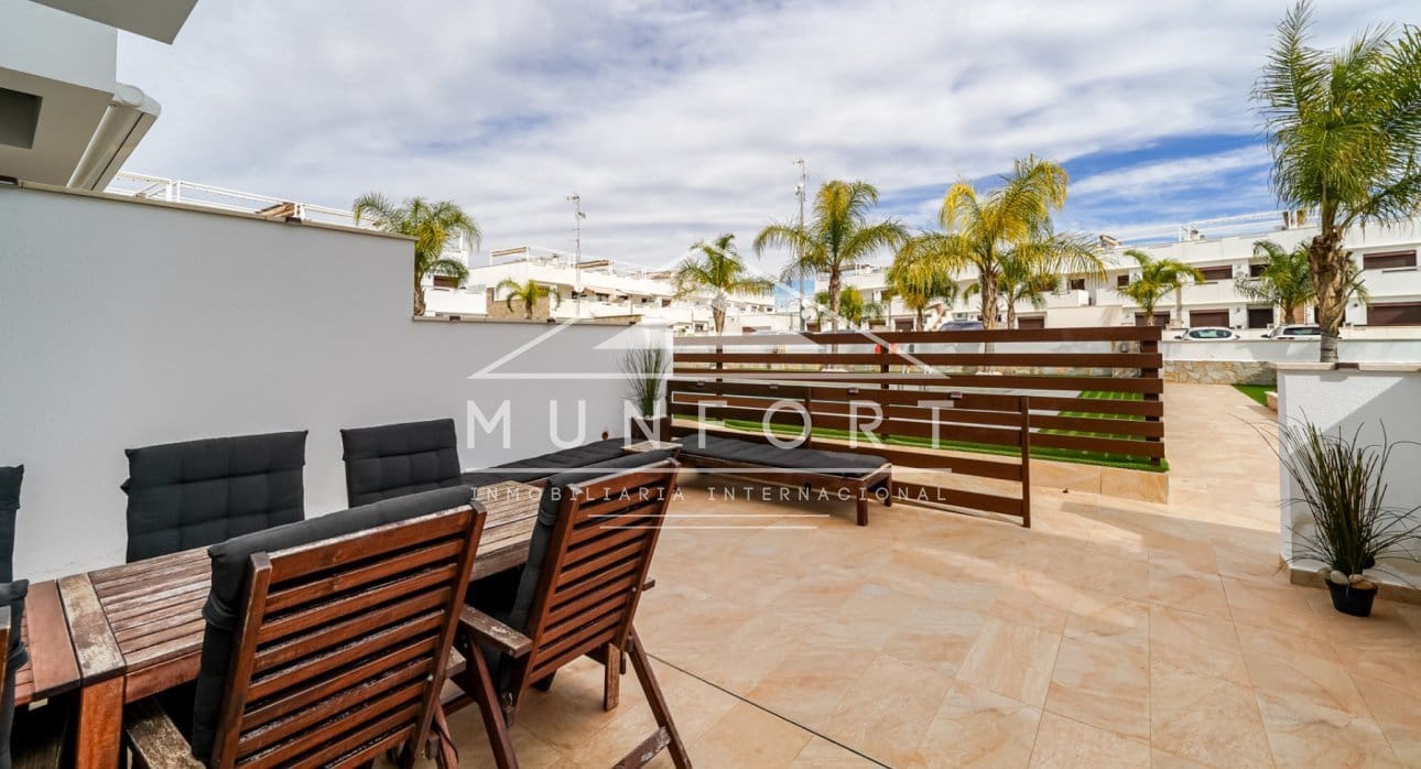 3 soveværelse Bungalow til leje i Torre de la Horadada med swimmingpool - € 1.400 (Ref: 9051799)