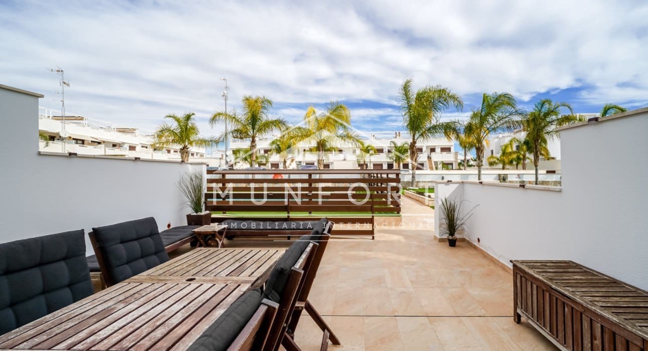 3 soveværelse Bungalow til leje i Torre de la Horadada med swimmingpool - € 1.400 (Ref: 9051799)