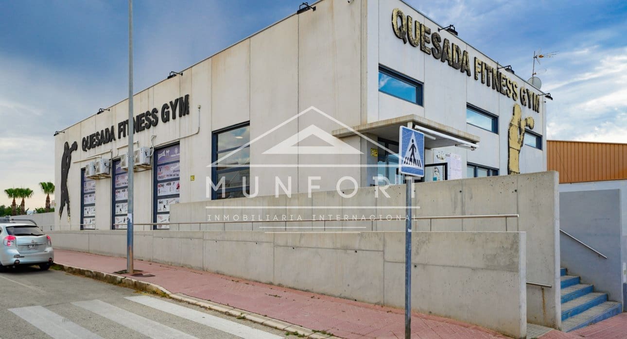 3 bedroom Villa for sale in Ciudad Quesada - € 699,000 (Ref: 9064399)