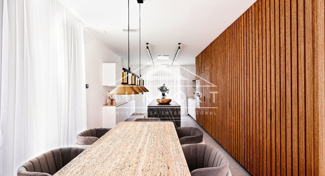 4 soveværelse Villa til salg i Benidorm med swimmingpool - € 1.150.000 (Ref: 9073859)