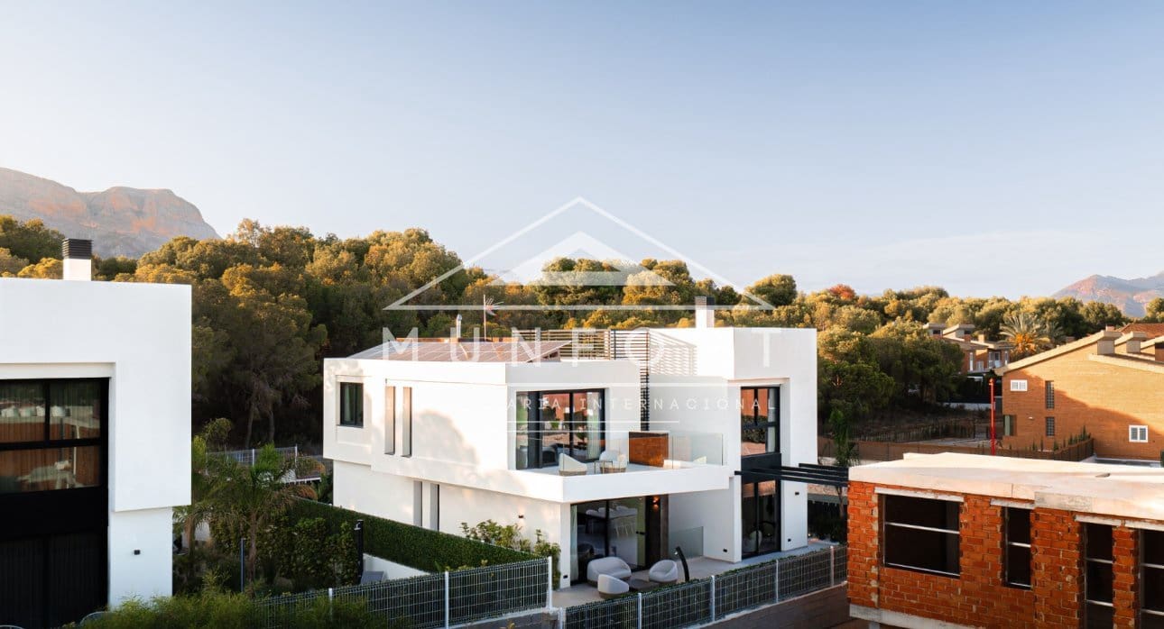 4 soveværelse Villa til salg i Benidorm med swimmingpool - € 1.150.000 (Ref: 9073859)