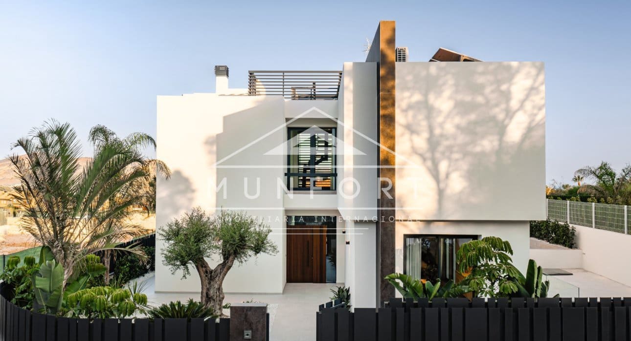 4 soveværelse Villa til salg i Benidorm med swimmingpool - € 1.150.000 (Ref: 9073859)