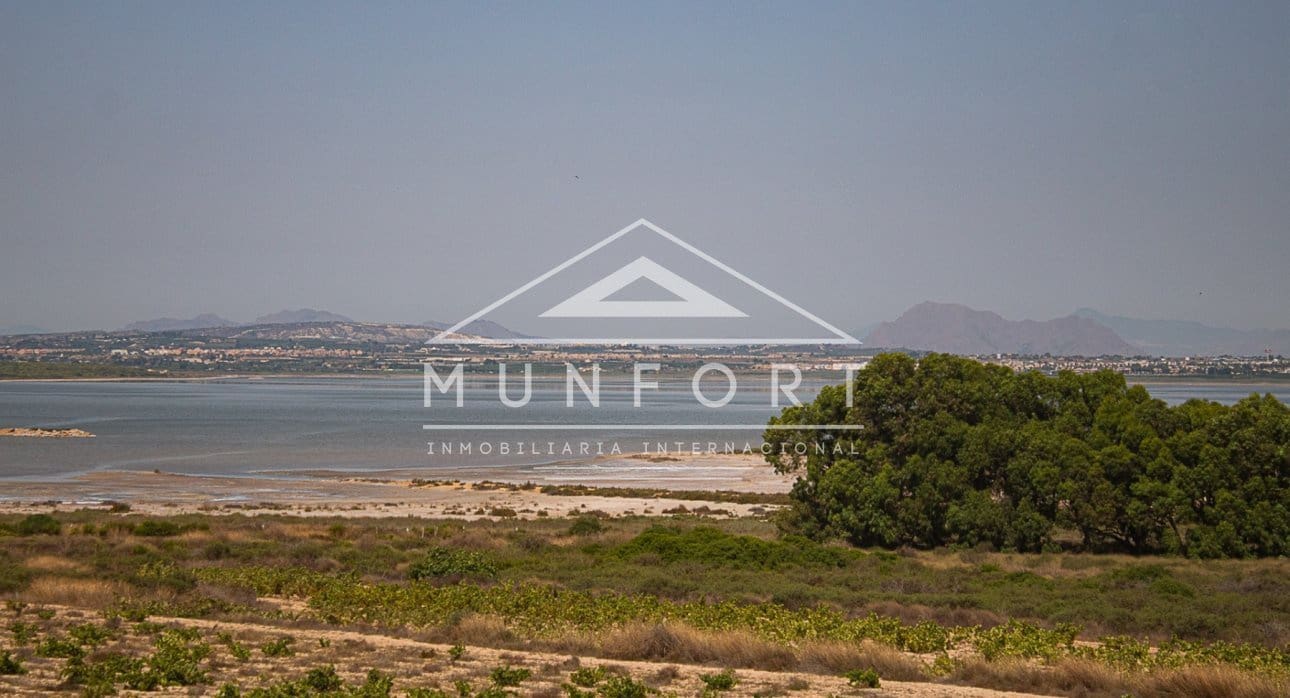 3 bedroom Villa for sale in Torrevieja with pool - € 700,000 (Ref: 9074553)