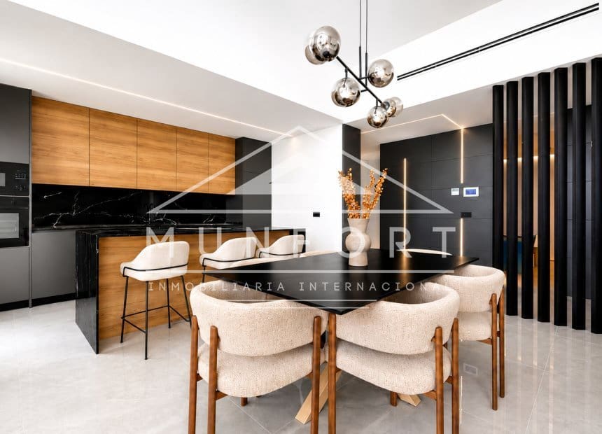 3 quarto Moradia para venda em Torrevieja com piscina - 725 000 € (Ref: 9074553)