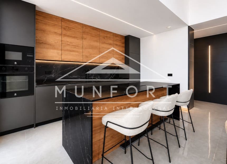 3 quarto Moradia para venda em Torrevieja com piscina - 725 000 € (Ref: 9074553)