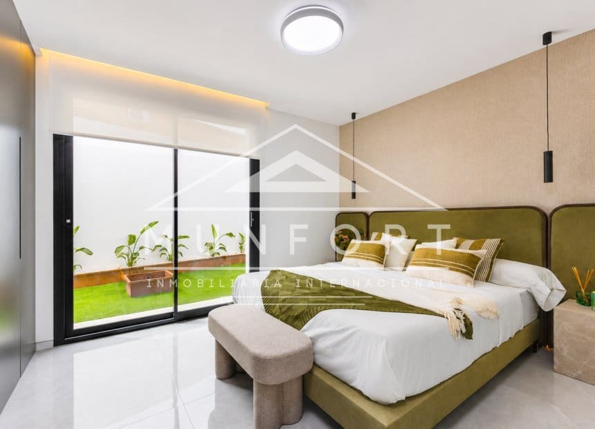 3 quarto Moradia para venda em Torrevieja com piscina - 725 000 € (Ref: 9074553)