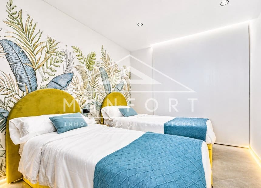 3 quarto Moradia para venda em Torrevieja com piscina - 725 000 € (Ref: 9074553)