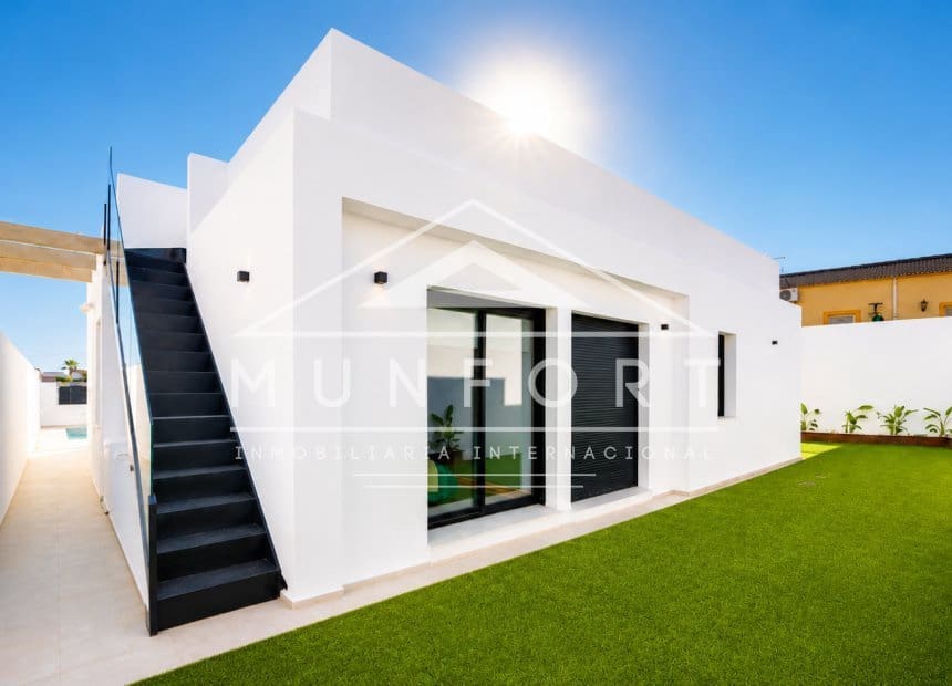 3 quarto Moradia para venda em Torrevieja com piscina - 725 000 € (Ref: 9074553)