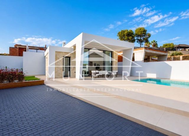 3 quarto Moradia para venda em Torrevieja com piscina - 725 000 € (Ref: 9074553)