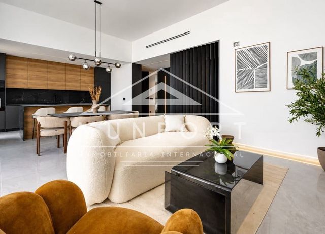 3 quarto Moradia para venda em Torrevieja com piscina - 725 000 € (Ref: 9074553)