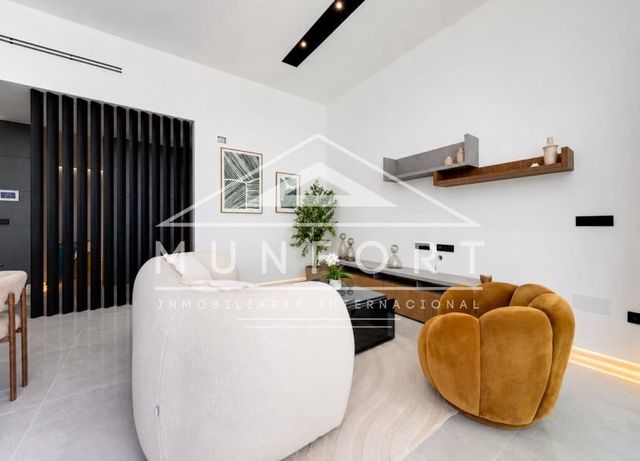 3 quarto Moradia para venda em Torrevieja com piscina - 725 000 € (Ref: 9074553)