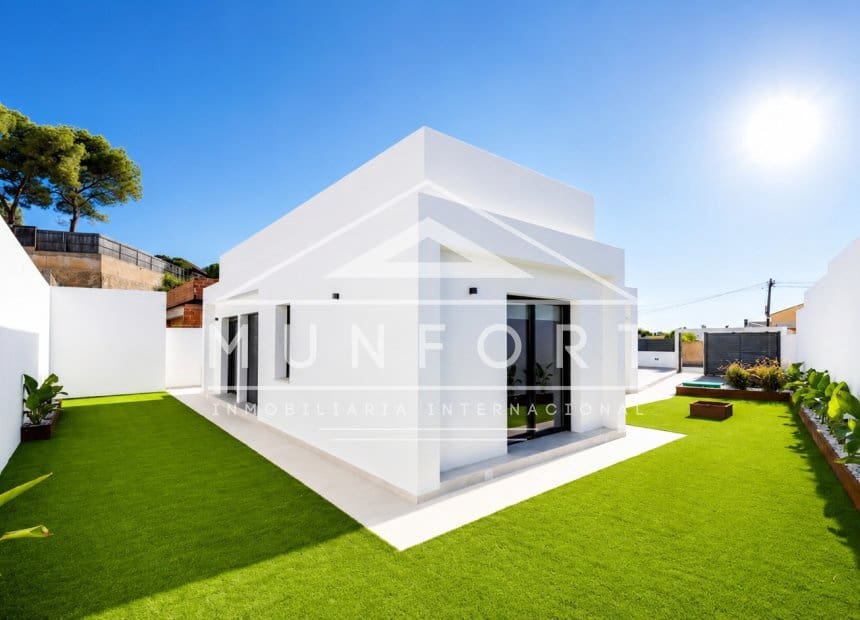 3 quarto Moradia para venda em Torrevieja com piscina - 725 000 € (Ref: 9074553)