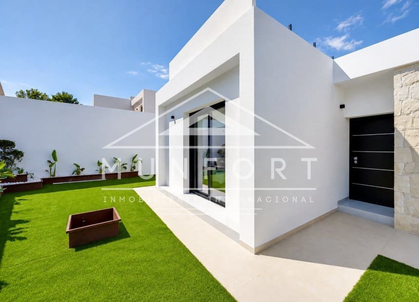 3 quarto Moradia para venda em Torrevieja com piscina - 725 000 € (Ref: 9074553)