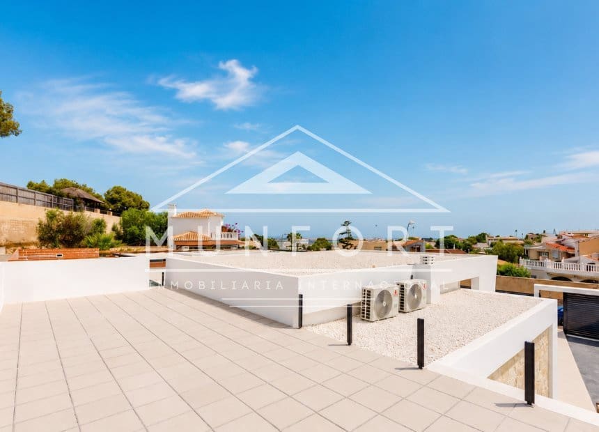 3 quarto Moradia para venda em Torrevieja com piscina - 725 000 € (Ref: 9074553)