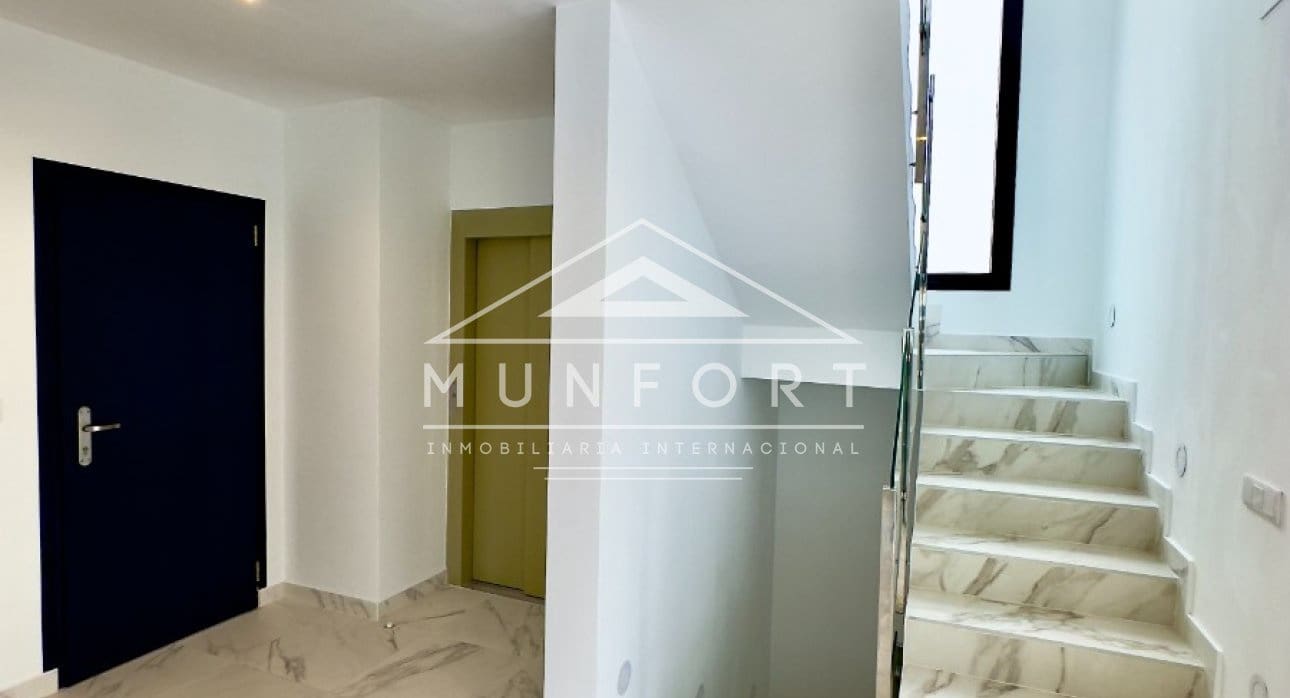 4 bedroom Villa for sale in Ciudad Quesada with pool - € 834,000 (Ref: 9077096)