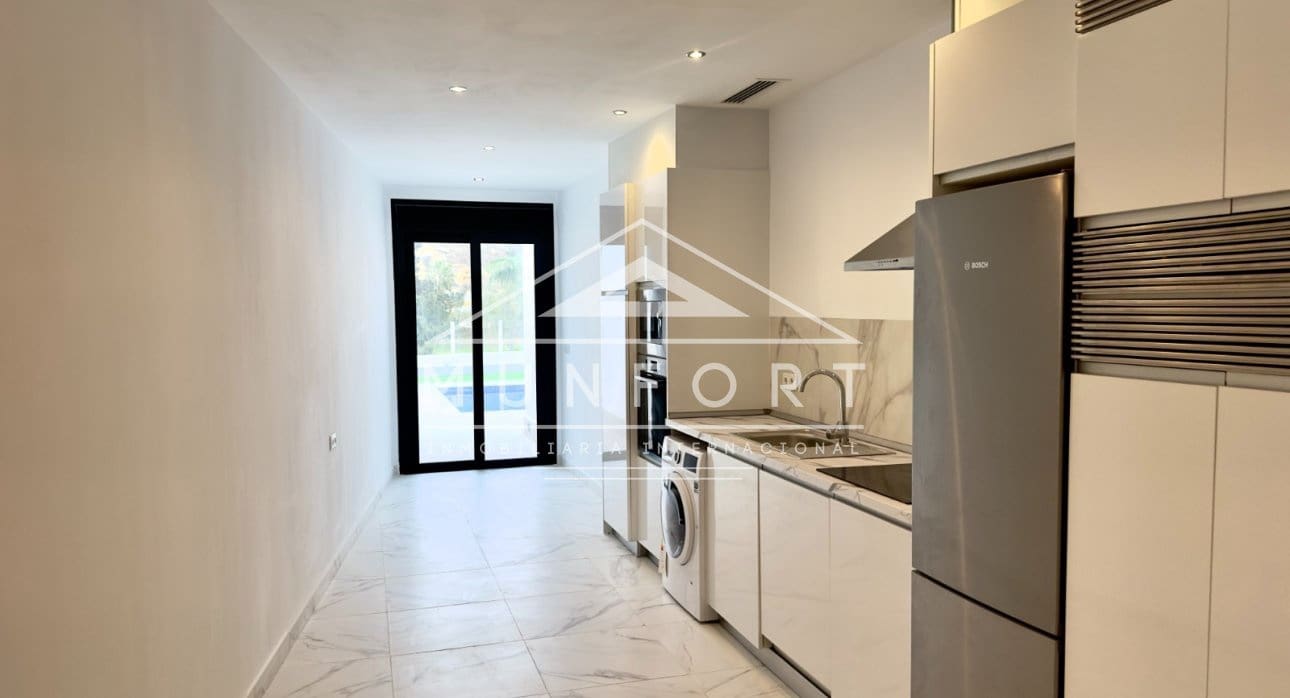 4 bedroom Villa for sale in Ciudad Quesada with pool - € 834,000 (Ref: 9077096)