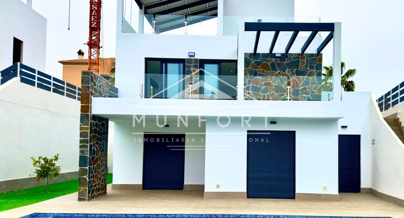 4 bedroom Villa for sale in Ciudad Quesada with pool - € 834,000 (Ref: 9077096)