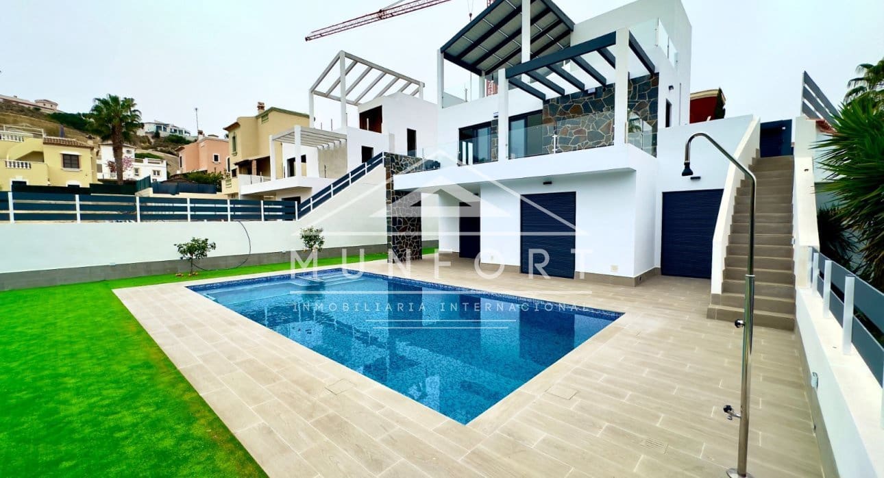 4 bedroom Villa for sale in Ciudad Quesada with pool - € 834,000 (Ref: 9077096)