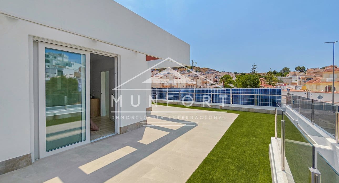 3 bedroom Villa for sale in Ciudad Quesada with pool - € 598,000 (Ref: 9077477)