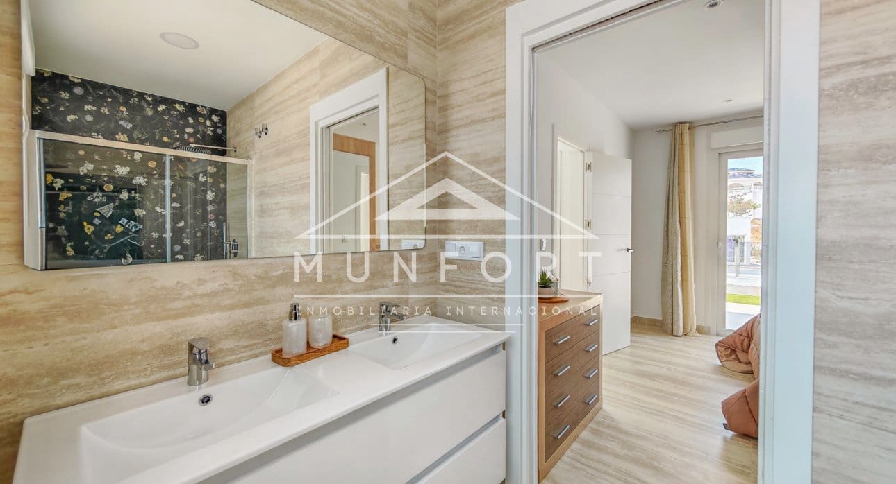 3 bedroom Villa for sale in Ciudad Quesada with pool - € 598,000 (Ref: 9077477)