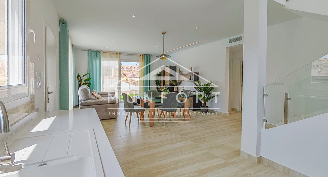 3 bedroom Villa for sale in Ciudad Quesada with pool - € 598,000 (Ref: 9077477)