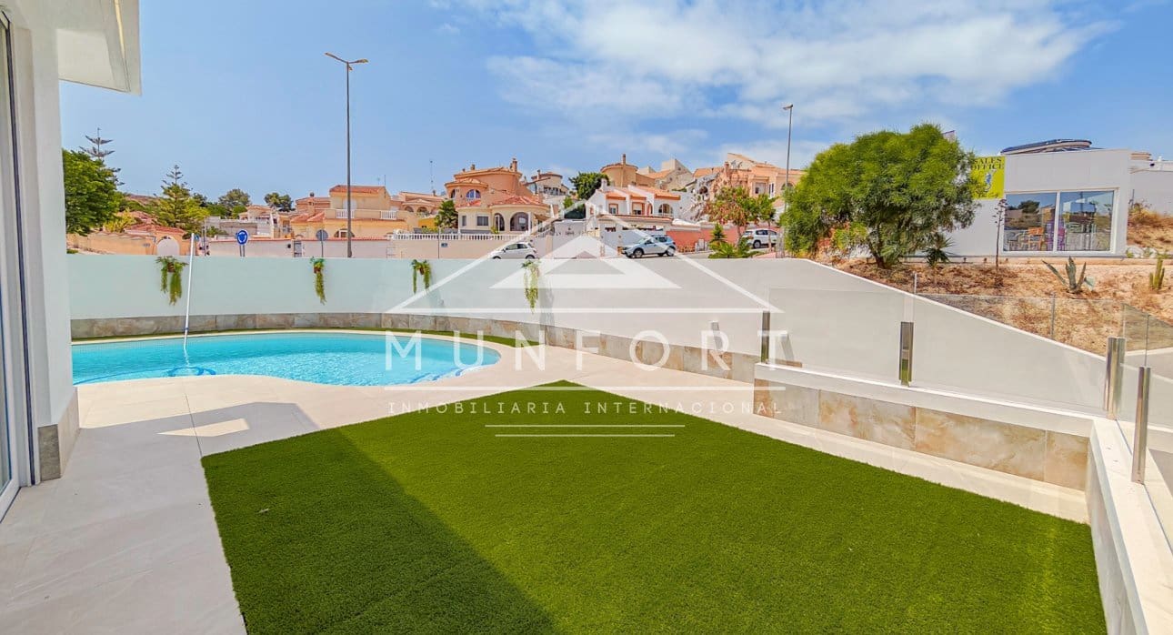 3 bedroom Villa for sale in Ciudad Quesada with pool - € 598,000 (Ref: 9077477)