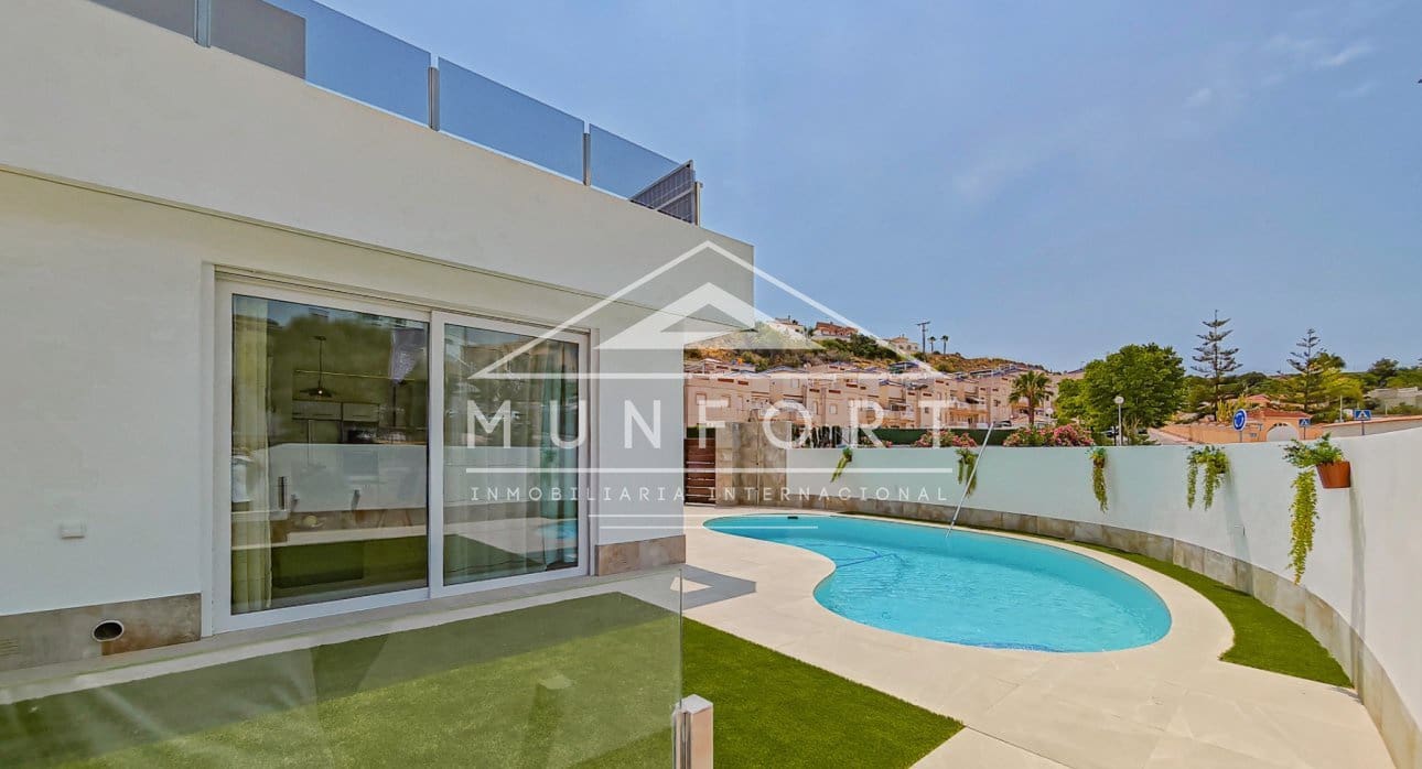 3 bedroom Villa for sale in Ciudad Quesada with pool - € 598,000 (Ref: 9077477)