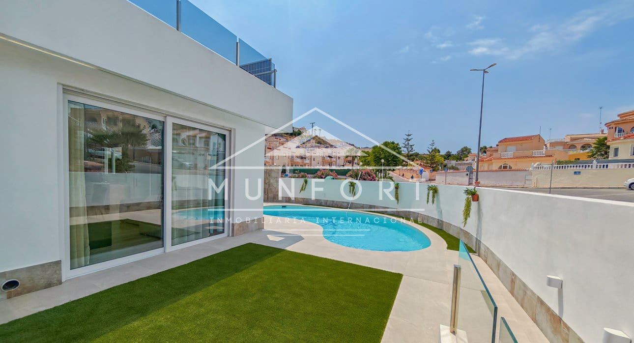3 bedroom Villa for sale in Ciudad Quesada with pool - € 598,000 (Ref: 9077477)