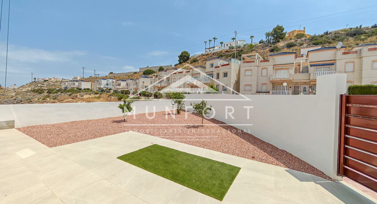 3 bedroom Villa for sale in Ciudad Quesada with pool - € 598,000 (Ref: 9077477)