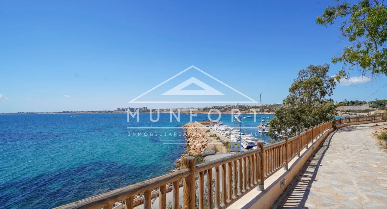 2 chambre Penthouse à vendre à Orihuela Costa avec piscine - 440 000 € (Ref: 9112812)