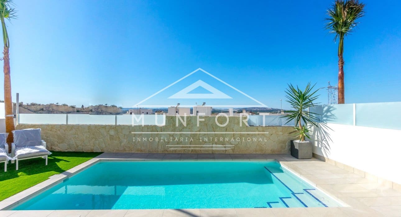 3 bedroom Villa for sale in Ciudad Quesada with pool - € 649,000 (Ref: 9123574)