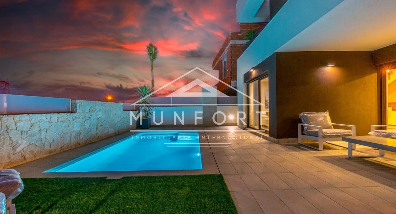 3 bedroom Villa for sale in Ciudad Quesada with pool - € 649,000 (Ref: 9123574)