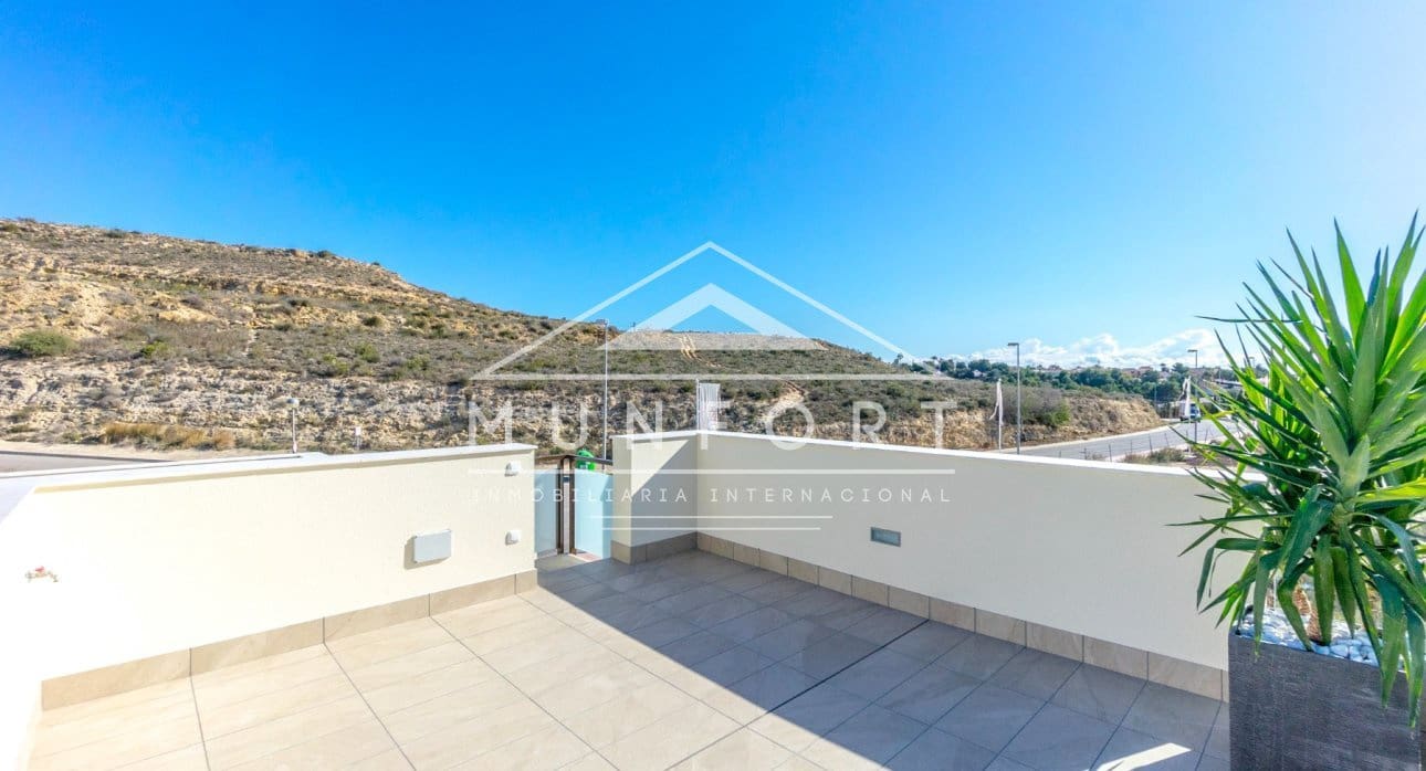 3 bedroom Villa for sale in Ciudad Quesada with pool - € 649,000 (Ref: 9123574)