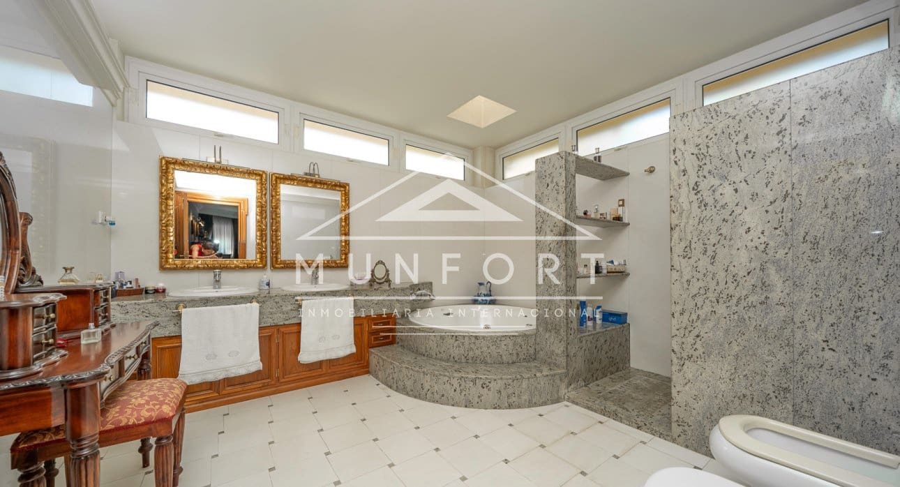 5 bedroom Villa for sale in San Pedro del Pinatar with pool - € 1,350,000 (Ref: 9126012)