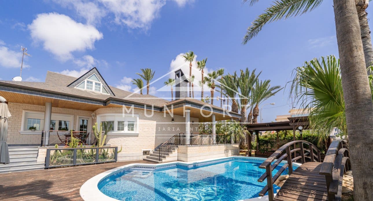 5 bedroom Villa for sale in San Pedro del Pinatar with pool - € 1,350,000 (Ref: 9126012)