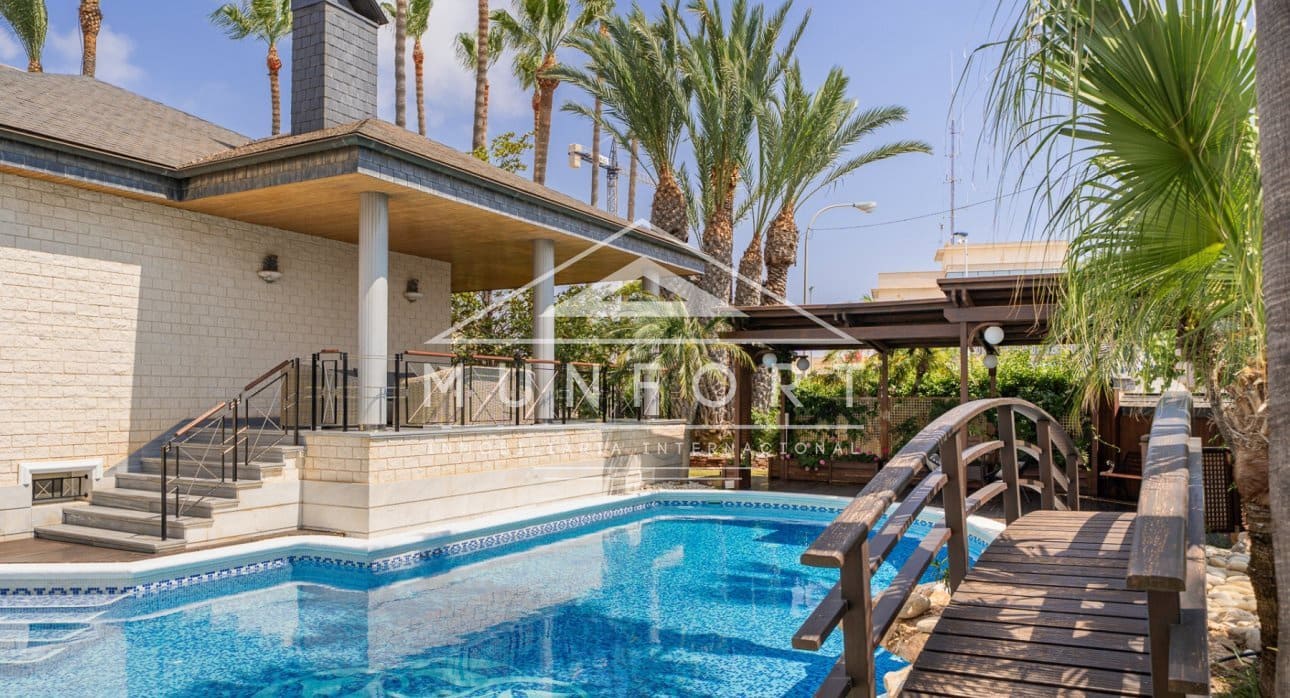 5 bedroom Villa for sale in San Pedro del Pinatar with pool - € 1,350,000 (Ref: 9126012)