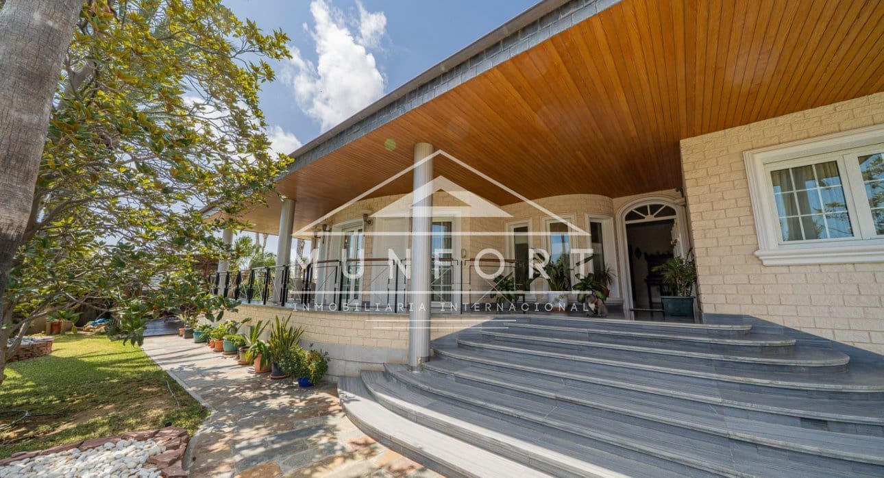 5 bedroom Villa for sale in San Pedro del Pinatar with pool - € 1,350,000 (Ref: 9126012)