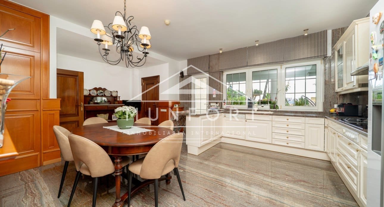 5 bedroom Villa for sale in San Pedro del Pinatar with pool - € 1,350,000 (Ref: 9126012)