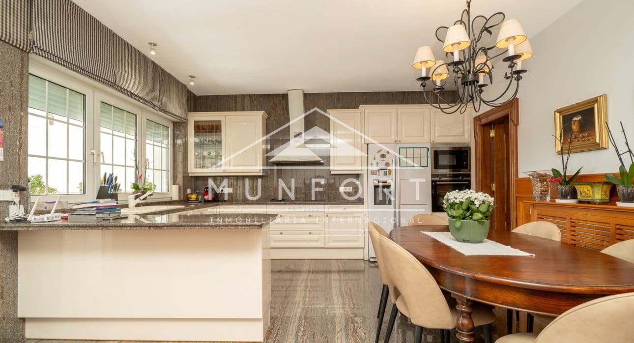 5 bedroom Villa for sale in San Pedro del Pinatar with pool - € 1,350,000 (Ref: 9126012)