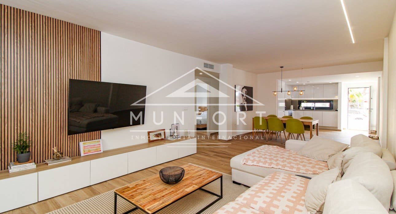 3 quarto Apartamento para venda em Los Alcazares com piscina - 375 000 € (Ref: 9127436)